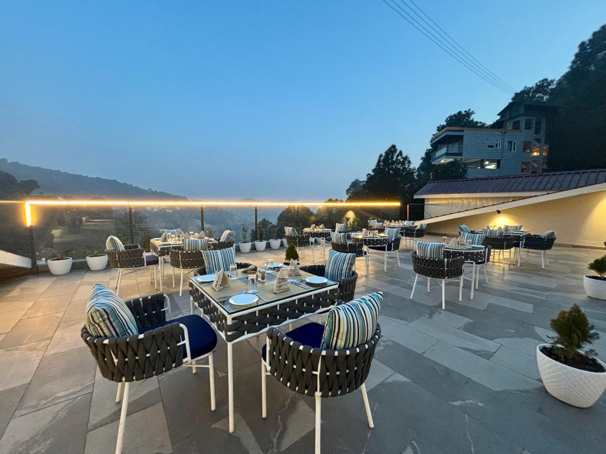 Arnisa Kasauli - A Boutique Hotel Ngoại thất bức ảnh