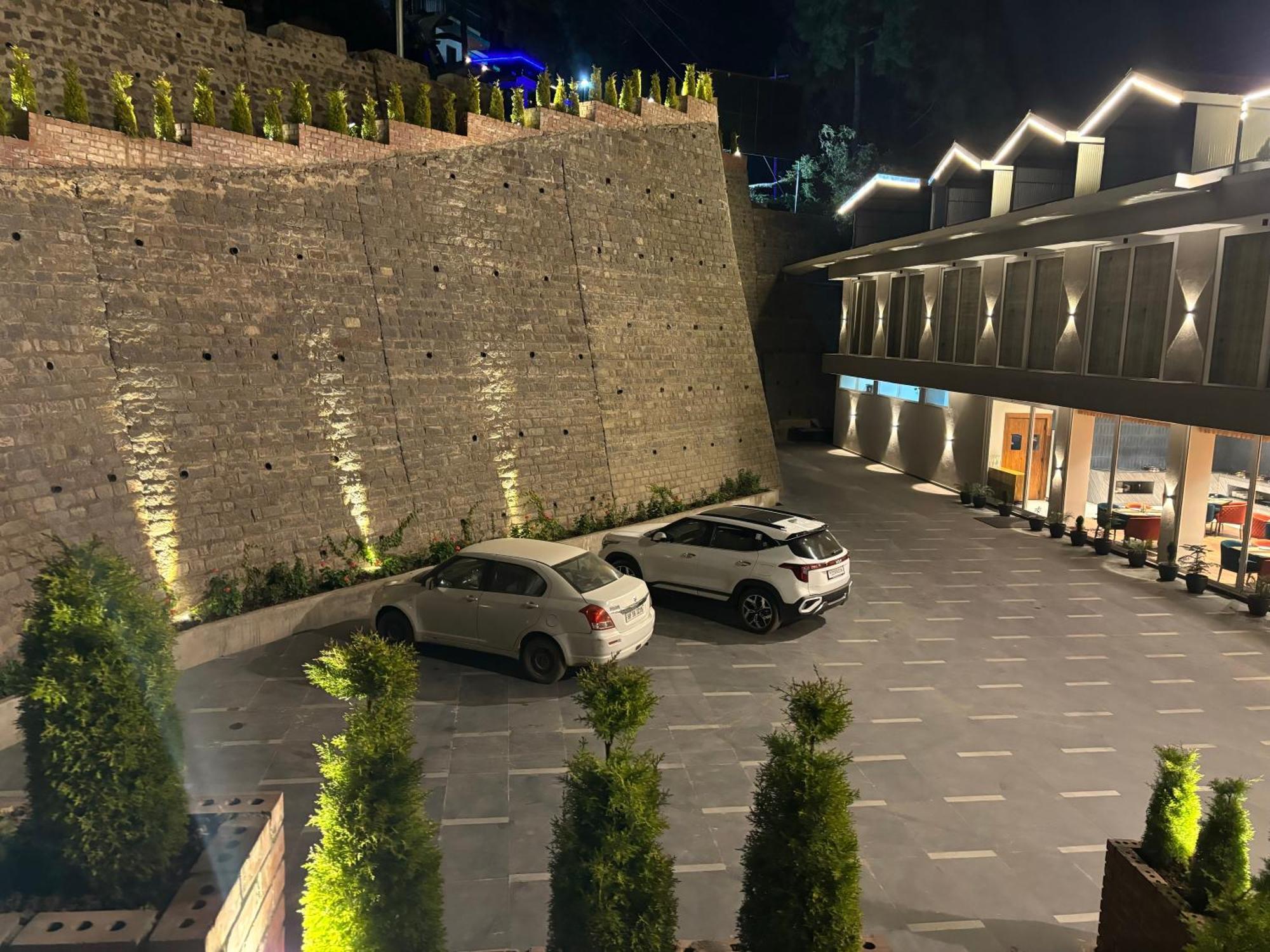 Arnisa Kasauli - A Boutique Hotel Ngoại thất bức ảnh
